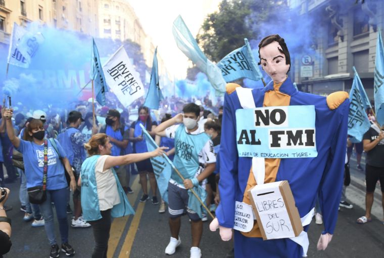 Algunos sectores, incluso afines al oficialismo, se niegan al acuerdo con el FMI. Foto: Télam