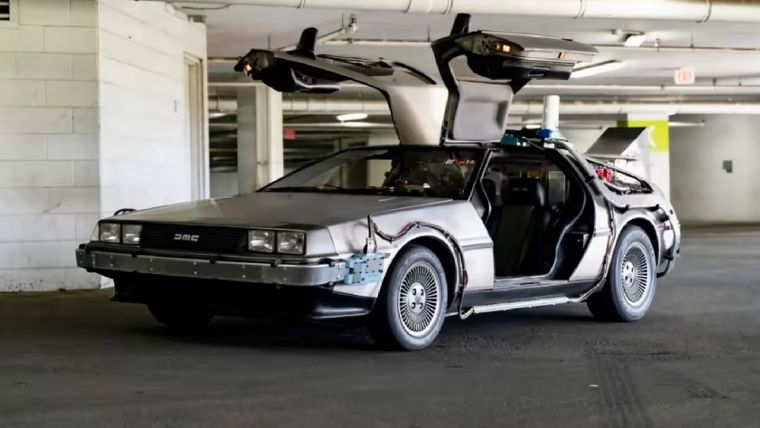 DeLorean DMC-12