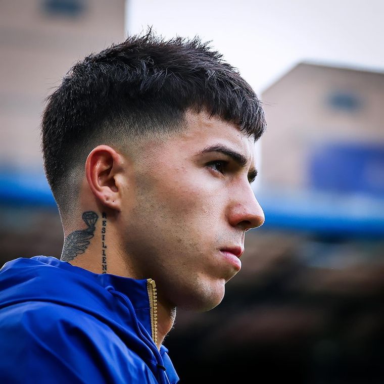 Enzo Fernández regresó al Chelsea y se reunió con sus compañeros, a los que les pidió disculpas. Foto: Archivo