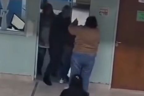 La mujer fue apuntada por el delito de lesiones leves en concurso con amenazas en contra de la maestra de su hija. La mujer fue apuntada por el delito de lesiones leves en concurso con amenazas en contra de la maestra de su hija.