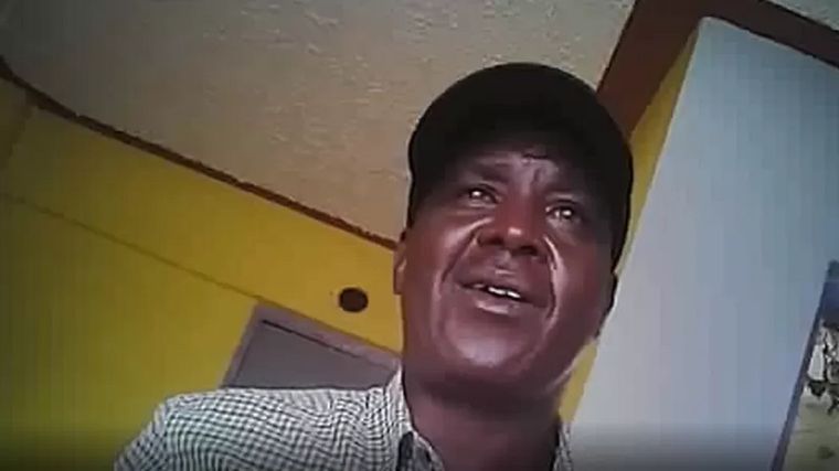 Un reclutador de James Finlay & Co, llamado John Chebochok, convocó a Katy a una entrevista, que resultó ser en una habitación de hotel.