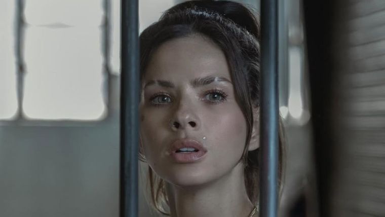 La China Suárez en su papel de Nicole en En el barro. / @sangrejaponesa