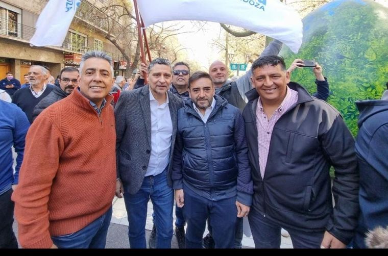 Gimenez junto al intendente de La Paz Fernando Ubieta. Foto: Twitter.