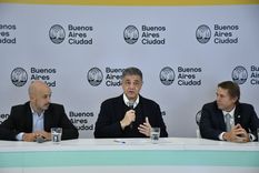 Jorge Macri en la sede comunal 12 junto al ministro de Justicia, Gabino Tapia, y el Procurador de la Ciudad, Martín Ocampo, y Germán Krivocapich, coordinador general de AGIP Foto: Gobierno de la Ciudad