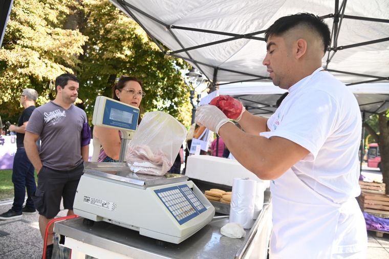 La merluza fresca se venderá a un precio promocional durante la feria. Foto: Municipalidad de Godoy Cruz