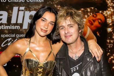 MDZol | Dua Lipa and Billie Joe Armstrong backstage at Chase Center in San Francisco last night, after p