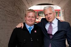 guerra de traiciones: voluntario de wikileaks se vendio al fbi