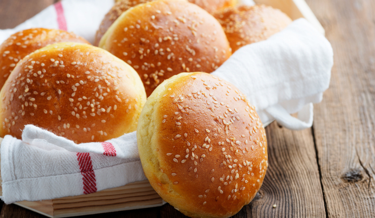Receta 100% casera de pan de hamburguesa con semillas ¡para saborear! Foto: Shutterstock