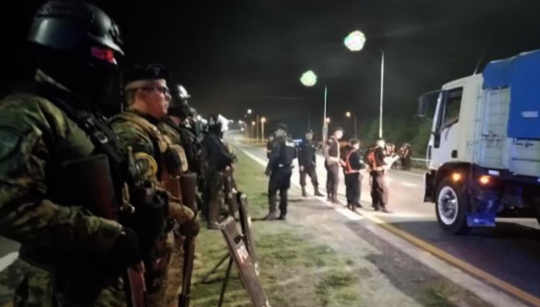 La policía de Tucumán despliega el Operativo Lapacho para frenar la inseguridad. La policía de Tucumán despliega el Operativo Lapacho para frenar la inseguridad.