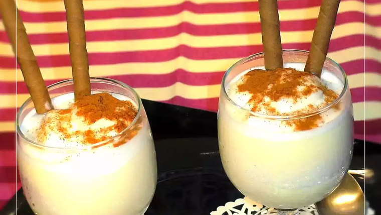 Esta receta combina leche infusionada con merengue. Esta receta combina leche infusionada con merengue.