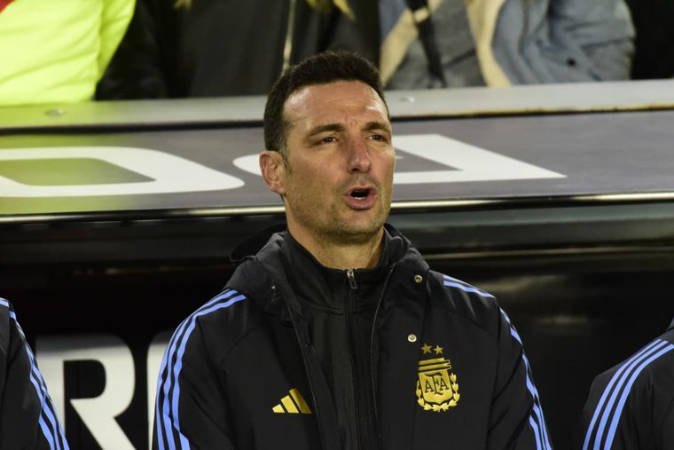 Lionel Scaloni tiene 6 nombres en mente para reemplazar al Cuti Romero.