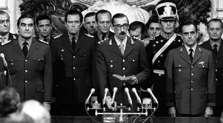 Lastiri y Martínez de Perón fueron detenidos tras el golpe de estado del 76. Lastiri y Martínez de Perón fueron detenidos tras el golpe de estado del 76.