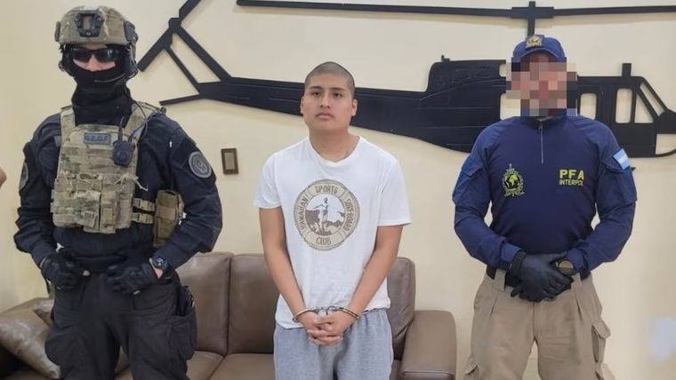 El abogado de Tony Janzen Valverde Victoriano, conocido como Pequeño J, explicó los supuestos motivos por los que el sujeto se escapó hacía Perú.
