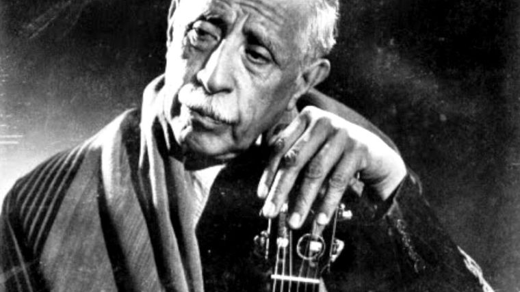 Andrés Chazarreta, nacido un 29 de mayo de 1876, dedicó su vida a difundir la música del norte argentino y registró 395 obras en Sadaic. Andrés Chazarreta, nacido un 29 de mayo de 1876, dedicó su vida a difundir la música del norte argentino y registró 395 obras en Sadaic.