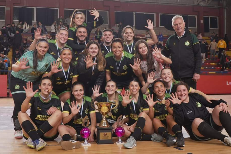 Cementista se coronó pentacampeón del futsal mendocino. Foto: Fefusa Mendoza