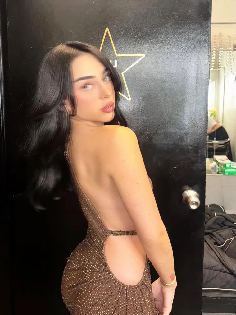 Nicki Nicole se lució en La Voz con un look sofisticado.