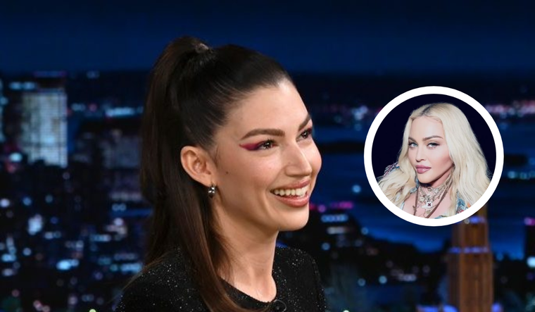 Úrsula Corberó tuvo un casual encuentro con Madonna en un avión y se dice que se hicieron amigas en ese momento. Foto: Noam Galai (NBC)// Instagram @madonna