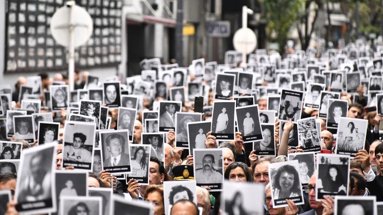 A 32 años del atentado, la causa AMIA avanza con el procesamiento de ocho nuevos acusados A 32 años del atentado, la causa AMIA avanza con el procesamiento de ocho nuevos acusados