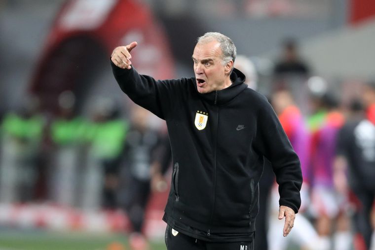 Bielsa, en el estadio Monumental de Lima. Foto: EFE