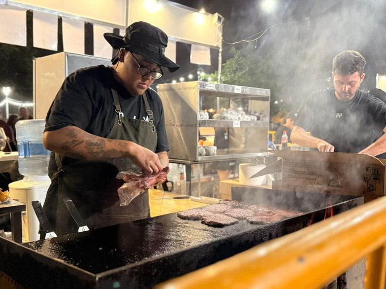 El Mundial de la Hamburguesa en Mendoza se celebra en la Nave Cultural.&nbsp;