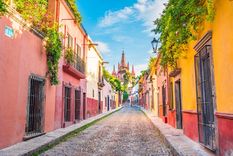 San Miguel de Allende, México, es una de las ciudades pequeñas más lindas del mundo para visitar Foto: shutterstock