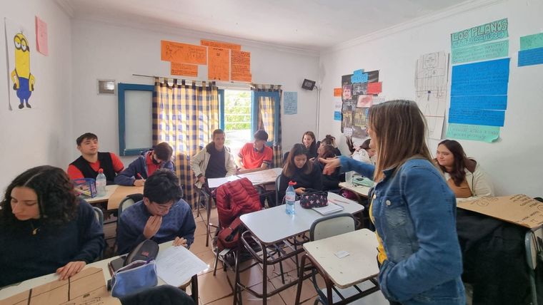 Talleres gratuitos ayudan a los jóvenes a expresar sus emociones y resolver conflictos en busca de mejorar la convivencia en las escuelas. Foto: Ciudad de Mendoza