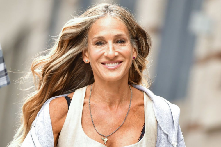 SARAH JESSICA PARKER TIENE UNA HERMOSA HISTORIA DE VIDA. LA ACTRIZ COMENZÓ EN LA ACTUACIÓN POR UN PARTICULAR MOTIVO.