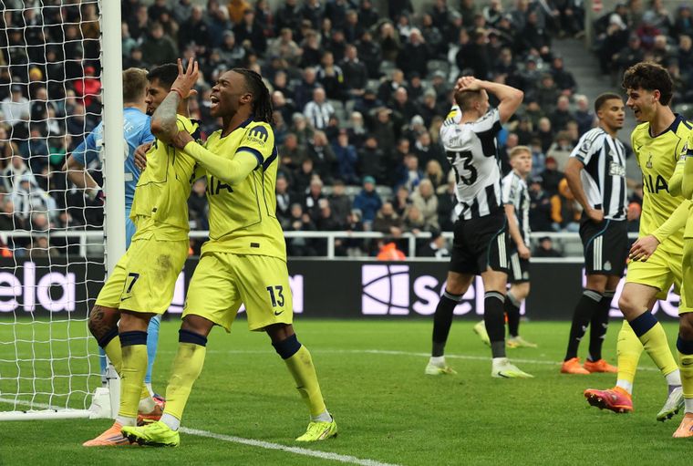 La pícara advertencia de un compañero del Cuti Romero en el Tottenham pensando en el Mundial 2026.