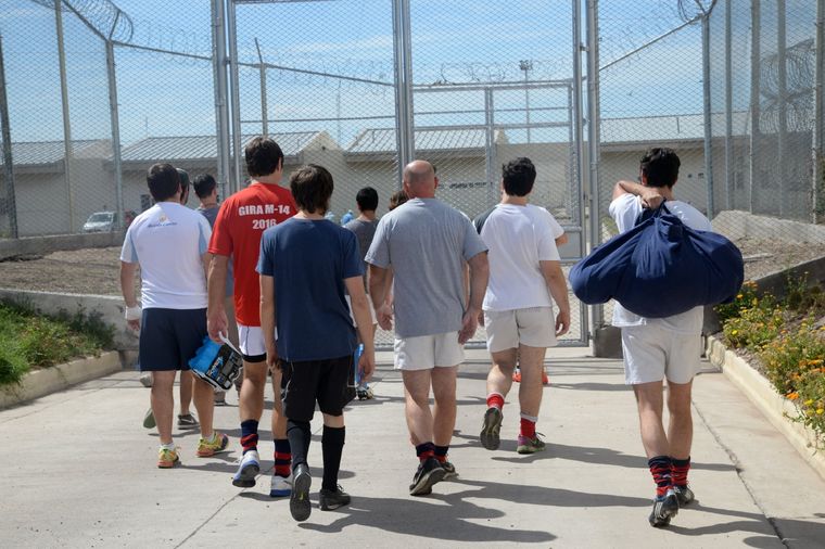 Uno de los entrenamientos del equipo. Atrás, el paisaje del penal