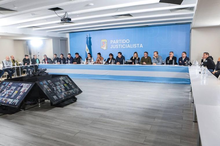 Cumbre de intendentes en el PJ