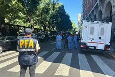 Masivo operativo en la Avenida Paseo Colón tras el atentado a la Escuela de Gendarmeria. Masivo operativo en la Avenida Paseo Colón tras el atentado a la Escuela de Gendarmeria.