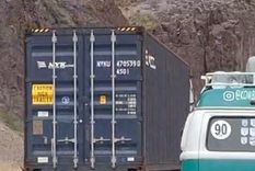 Un camionero sobrepasó a una camioneta en doble línea amarilla en Alta Montaña Foto: Gentileza Un camionero sobrepasó a una camioneta en doble línea amarilla en Alta Montaña Foto: Gentileza