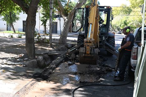 Entre abril y mayo aparecieron distintas intervenciones sobre Sáenz Peña y los vecinos cuestionan la frecuencia y el estado de los arreglos. Entre abril y mayo aparecieron distintas intervenciones sobre Sáenz Peña y los vecinos cuestionan la frecuencia y el estado de los arreglos.