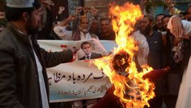 Banderas francesas y retratos y dibujos de Macron han sido quemados en protestas a lo largo del mundo islámico.