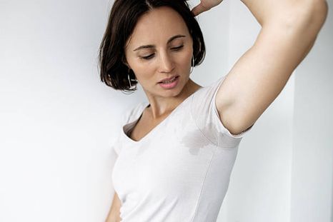 Mancha en remera blanca: cómo quitarla Mancha en remera blanca: cómo quitarla