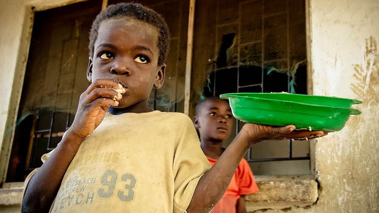 África, golpeada por la desnutrición infantil. Foto: UCTNews.