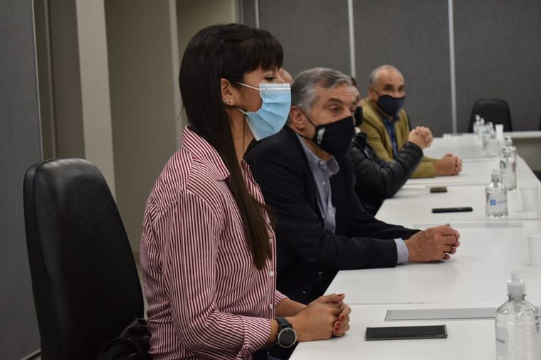 Reunión de legisladores con entidades vitivinícolas.