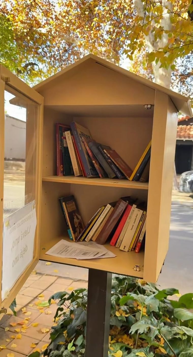 La idea es simple: llevarse un libro pero dejar otro en su lugar.