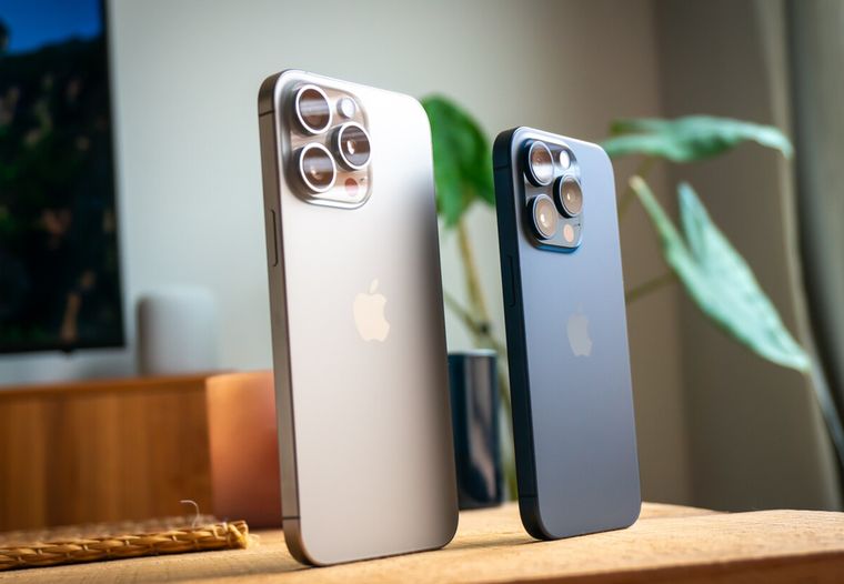 Este iPhone 15 conserva una pantalla OLED de 6,1 pulgadas y Dynamic Island pese a no ser nuevo.