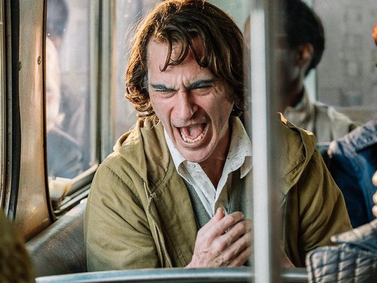 Foto: https://elcomercio.pe/luces/cine/joker-que-enfermedad-genera-la-risa-descontrolada-del-villano-interpretado-por-joaquin-phoenix-guason-video-noticia/