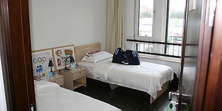 Una de las habitaciones que ocuparán los atletas argentinos. Foto: Telam