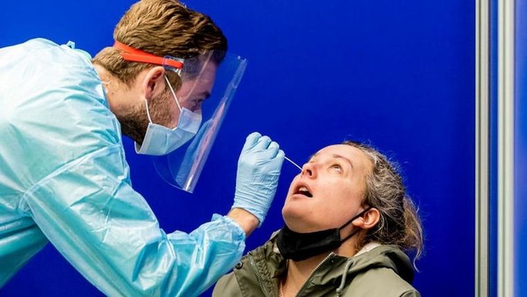 La propagación de la variante ómicron ha sido exponencial. Foto: GETTY IMAGES