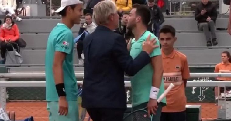 La discusión entre ambos jugadores se produjo en la red al finalizar el partido.