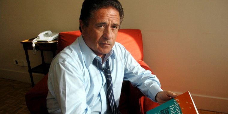Eduardo Duhalde fue presidente entre el 1 de enero de 2002 y el 25 de mayo de 2003.