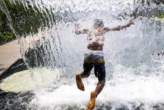 La inusual ola de calor es producto del impacto del cambio climático. Foto: Efe.