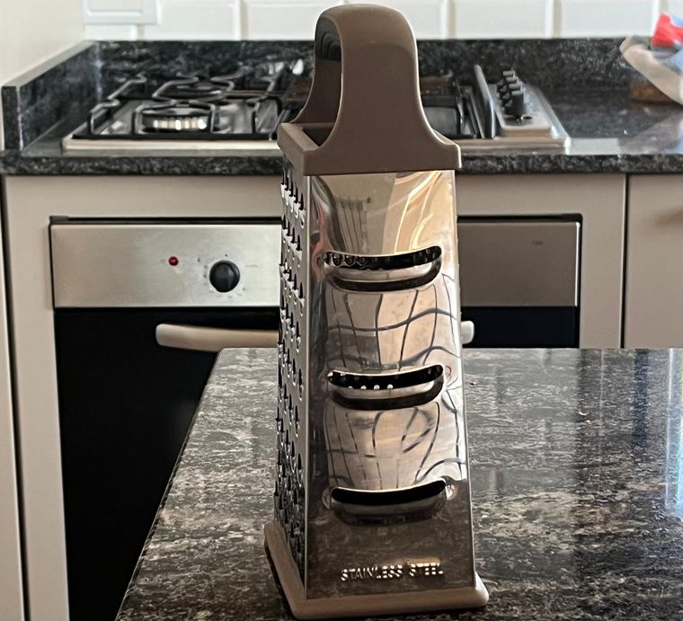 Las ranuras tinen una función específica. Fuente: IA Gemini.