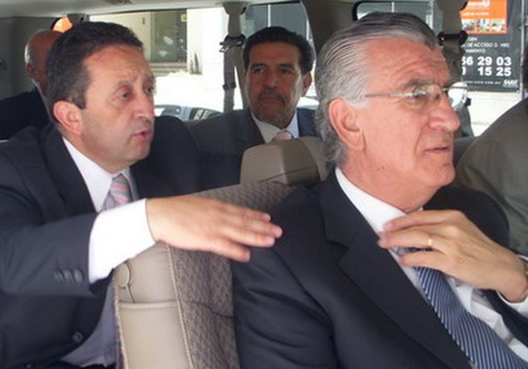 Jaque y Gioja prometen un tren a Buenos Aires.