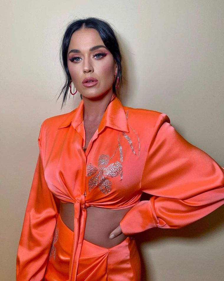 Katy Perry opta por los vestidos tendencia 2022 que todas queremos usar Foto: Instagram