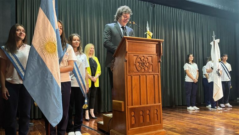 Javier Milei durante el discurso en el Instituto Cardenal Copello Foto: Presidencia