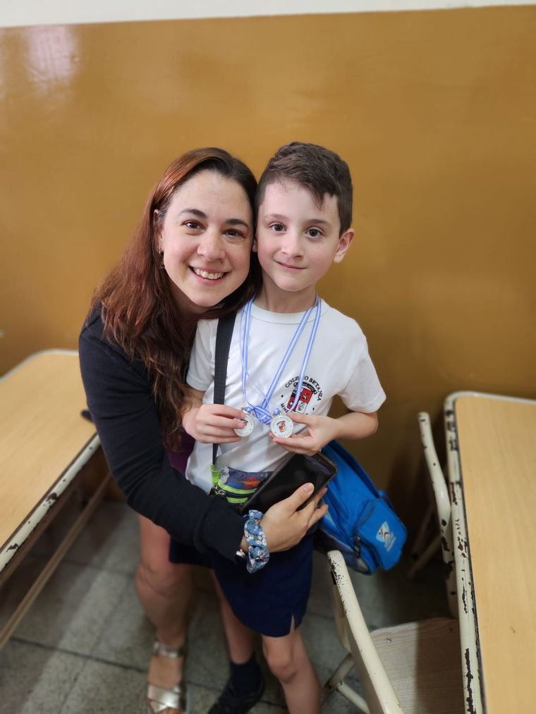 Bruno y su mamá Julieta. Bruno y su mamá Julieta.